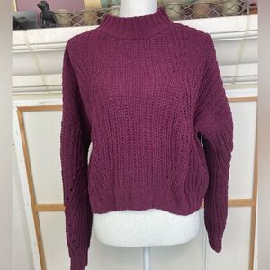 Hollister NWOT Burgundy Sweater soft n cozy long sleeves, cropped length